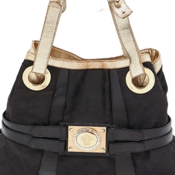 🇮🇹 Versace Black and Gold Women's Bag PRICE IS FIRM - Picture 3 of 9